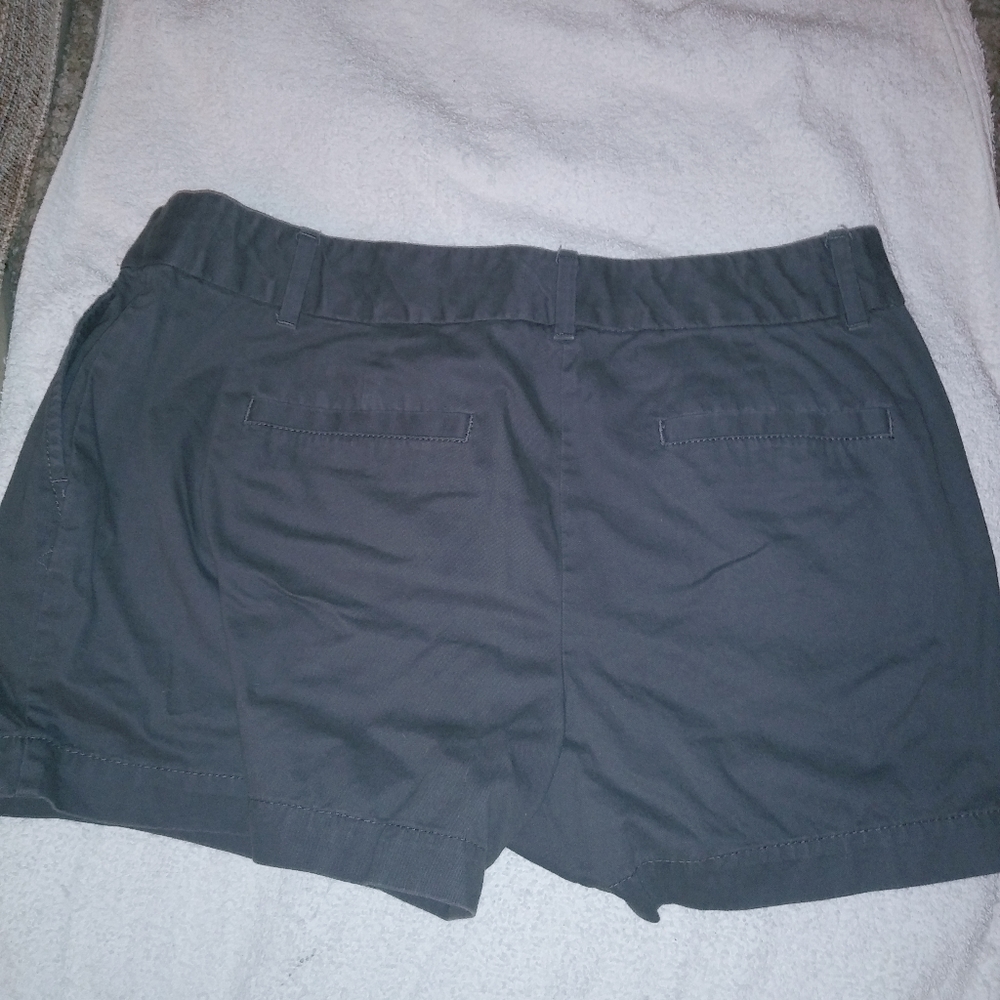 Shorts - Picture 3 of 3